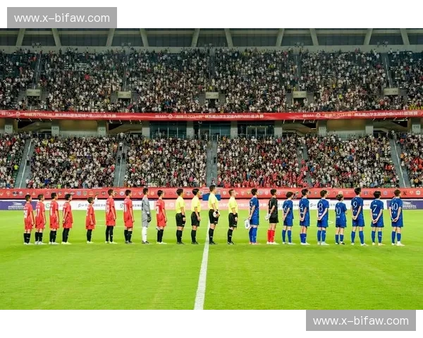 巅峰对决：当“南粤雄狮”遇见“山城火锅”——广州恒大与重庆力帆的绿茵恩仇录